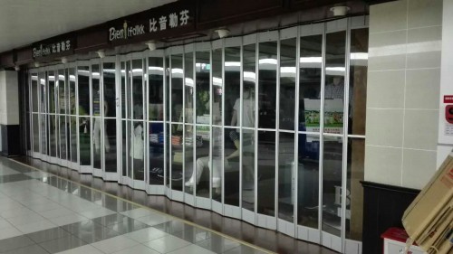 折疊門(mén)