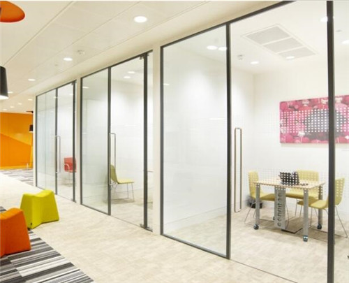 鋼化玻璃隔斷施工