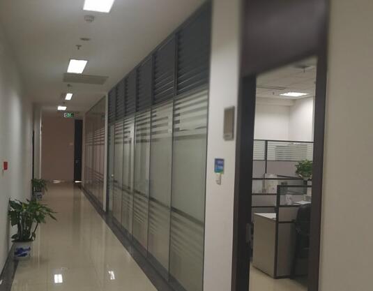 武漢辦公室玻璃隔斷生產(chǎn)